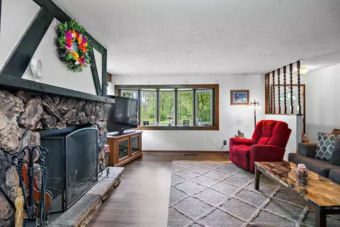 Living - 418 S 5000w Rd, Kankakee, IL 60901 photo 3 of 4