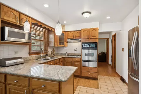Kitchen - 4856 Washington St, Hillside, IL 60162 photo 1 of 2