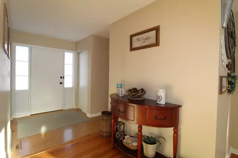 Entry Way - 1101 Hanley St, Mchenry, IL 60050 photo 1 of 1