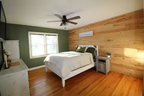 Bedroom - 1101 Hanley St, Mchenry, IL 60050 photo 3 of 4
