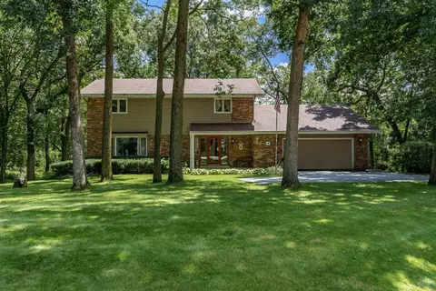 2113 Brackenridge Trl, Belvidere, IL 61008