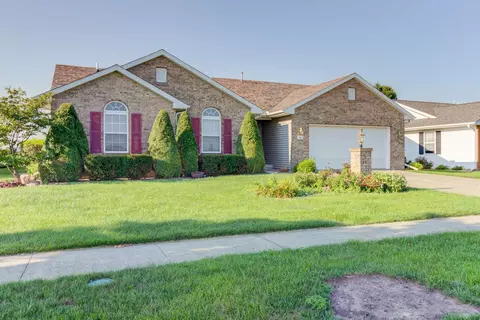 701 Pheasant Run Rd, Tuscola, IL 61953