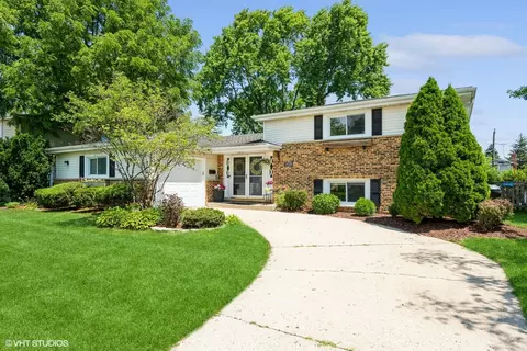 1430 W Concord Dr, Arlington Heights, IL 60004
