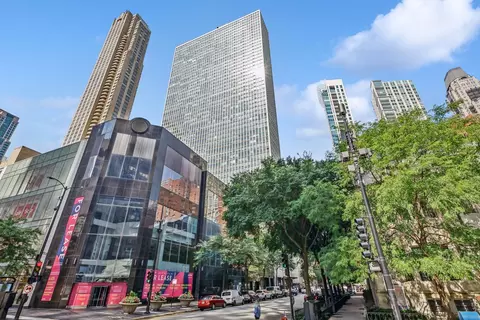 111 E Chestnut St #44F, Chicago, IL 60611