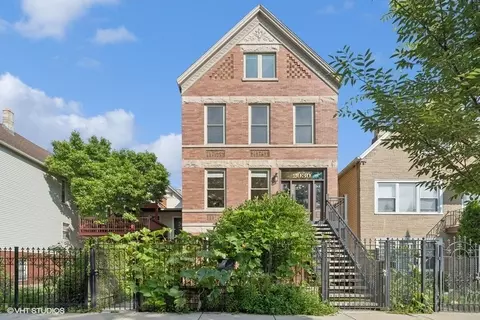 2930 N Gresham Ave, Chicago, IL 60618