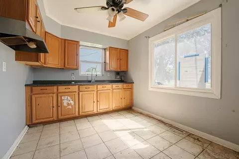 14706 Markham Dr, Harvey, IL 60426 photo 10