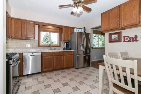 Kitchen - 2005 Single Tree Ln, Bloomington, IL 61704 photo 2 of 4