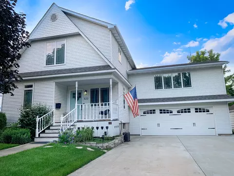 533 Center Ave, Sycamore, IL 60178