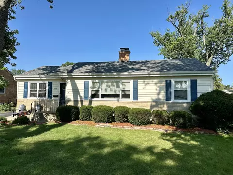 588 S Craig Pl, Lombard, IL 60148