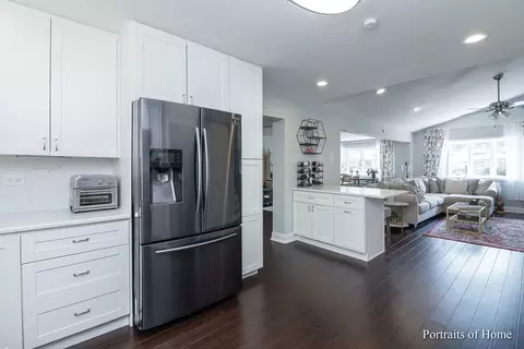 Kitchen - 1107 E Prairie Ave, Wheaton, IL 60187 photo 2 of 3