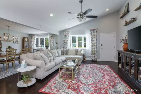 Living - 1107 E Prairie Ave, Wheaton, IL 60187 photo 2 of 4