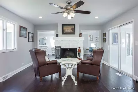 Living - 1107 E Prairie Ave, Wheaton, IL 60187 photo 4 of 4