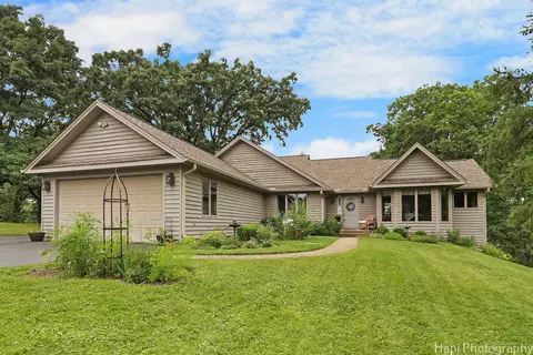 28563 W Benjamin Ave, Spring Grove, IL 60081
