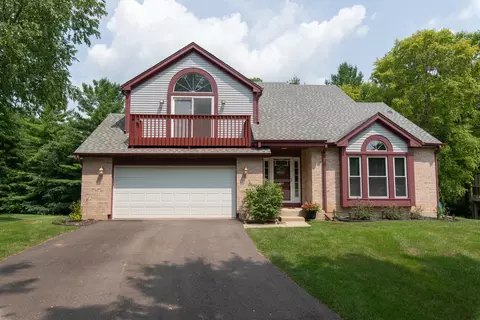 375 Wildwood Dr, North Aurora, IL 60542