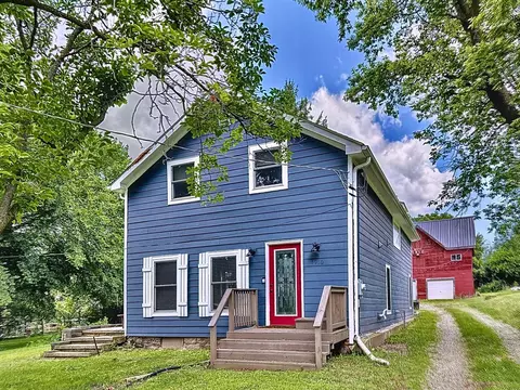 4910 Barnard Mill Rd, Ringwood, IL 60072