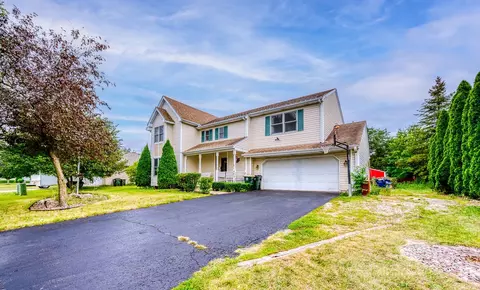 402 Fairhaven Dr, Yorkville, IL 60560