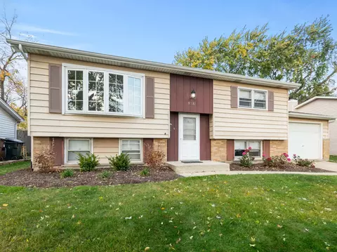 15512 Tudor Rd, Oak Forest, IL 60452
