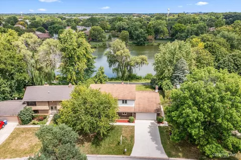 6345 Surrey Ridge Rd, Lisle, IL 60532