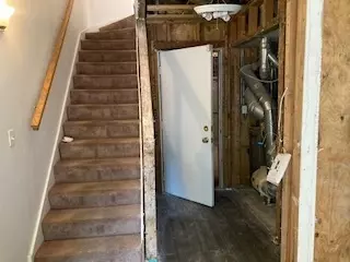 Entry Way - 1142 E 46th St, Chicago, IL 60653 photo 1 of 2