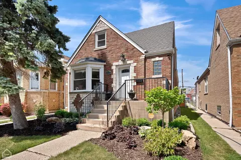 2730 N Mango Ave, Chicago, IL 60639