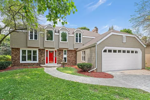 545 Republic Rd, Batavia, IL 60510