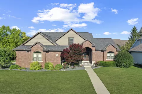 2 Kilborn Ct, Bloomington, IL 61704