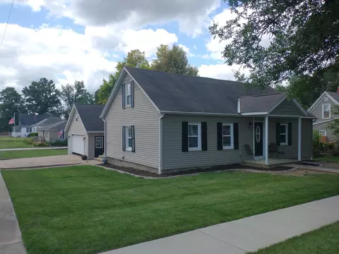 Undisclosed, Mackinaw, IL 61755
