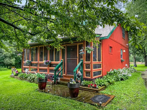 4216 Preston St, Rockford, IL 61102