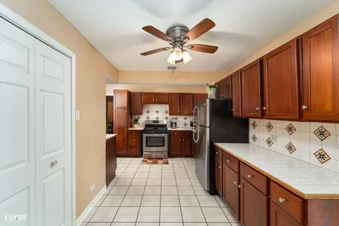 4448 Adele Ln, Oak Forest, IL 60452 photo 12