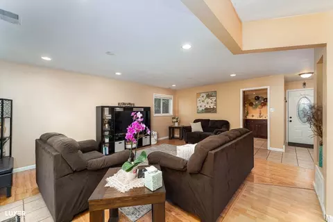 4448 Adele Ln, Oak Forest, IL 60452 photo 9