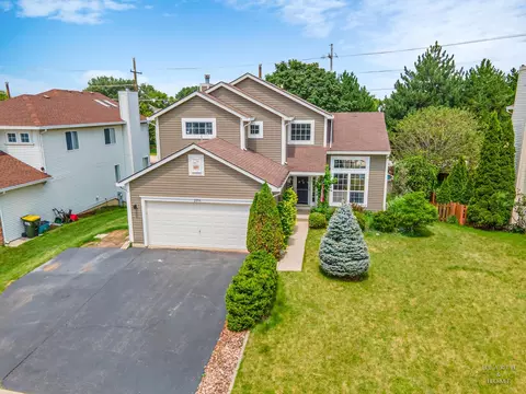 2050 Brittany Bnd, Lake In The Hills, IL 60156