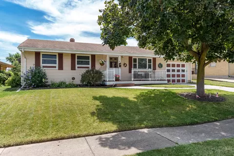 1704 Vassar Rd, Rockford, IL 61103