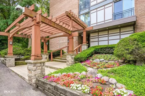 5810 Oakwood Dr #3F, Lisle, IL 60532