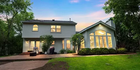 30 Copperwood Dr, Buffalo Grove, IL 60089