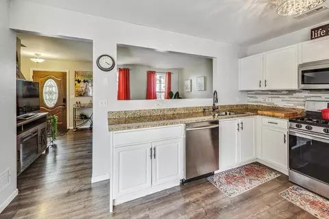 Kitchen - 837 Symphony Dr, Aurora, IL 60504 photo 1 of 2