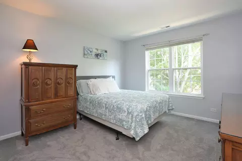 Bedroom - 344 Bay Dr, Itasca, IL 60143 photo 5 of 6
