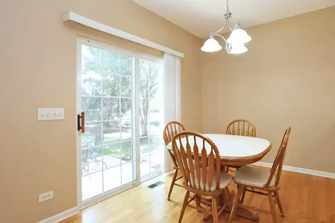 Dining - 344 Bay Dr, Itasca, IL 60143 photo 4 of 4