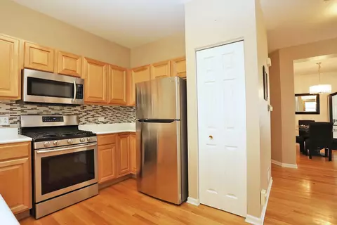 Kitchen - 344 Bay Dr, Itasca, IL 60143 photo 2 of 3