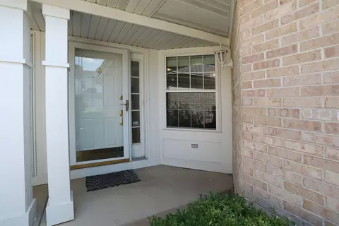 Exterior - 344 Bay Dr, Itasca, IL 60143 photo 3 of 5