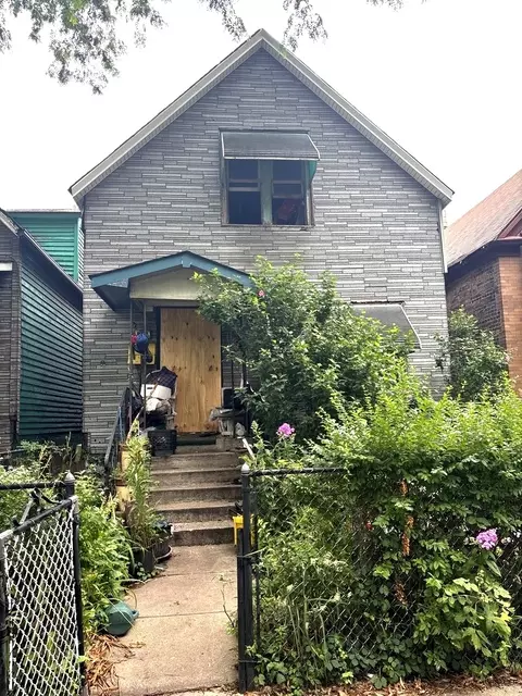 5627 S Emerald Ave, Chicago, IL 60621