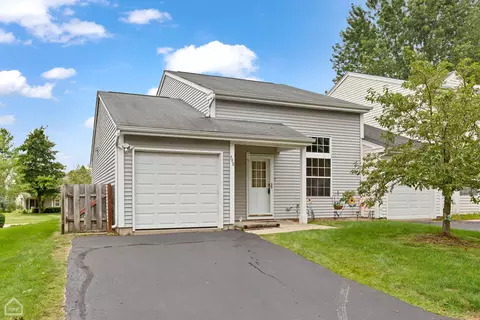 790 Brittany Ln, Island Lake, IL 60042
