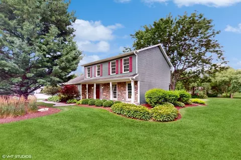 4 N620 Chateaugay Ln, Elburn, IL 60119