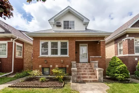 5733 W School St, Chicago, IL 60634