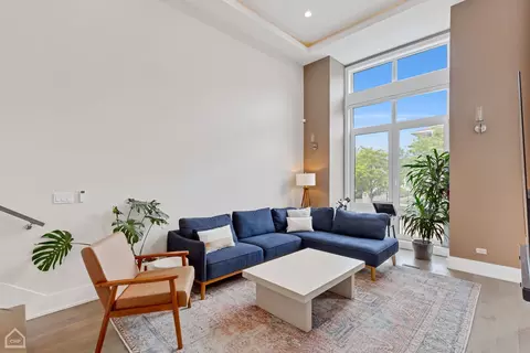 1013 E 62nd St, Chicago, IL 60637 photo 5