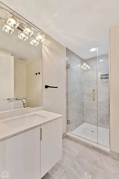 1013 E 62nd St, Chicago, IL 60637 photo 17