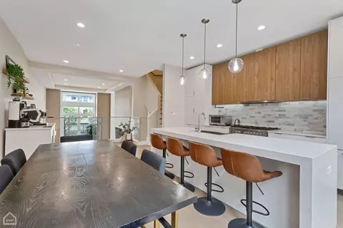 1013 E 62nd St, Chicago, IL 60637 photo 10