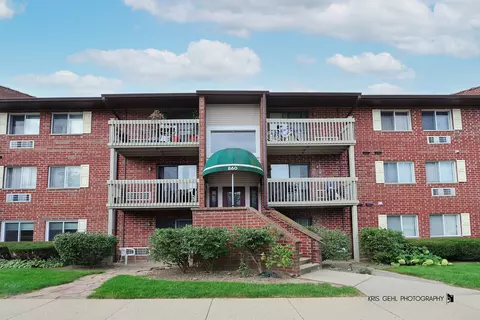860 N Lakeside Dr #1C, Vernon Hills, IL 60061