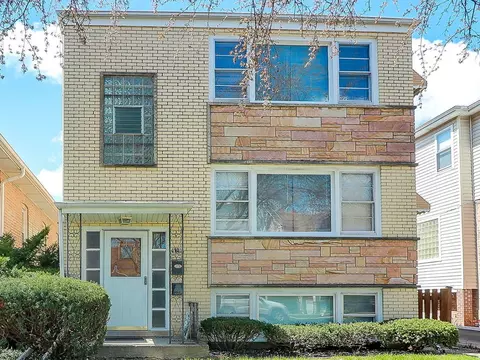 929 Circle Ave, Forest Park, IL 60130