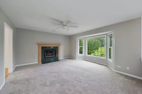 Living - 2846 Mapleside Ct, Aurora, IL 60502 photo 2 of 2