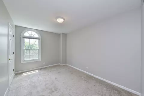Bedroom - 2846 Mapleside Ct, Aurora, IL 60502 photo 4 of 4